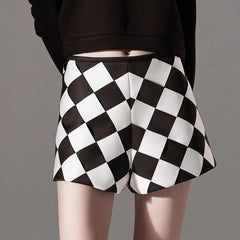 CHECKMATE CROCHET SHORT
